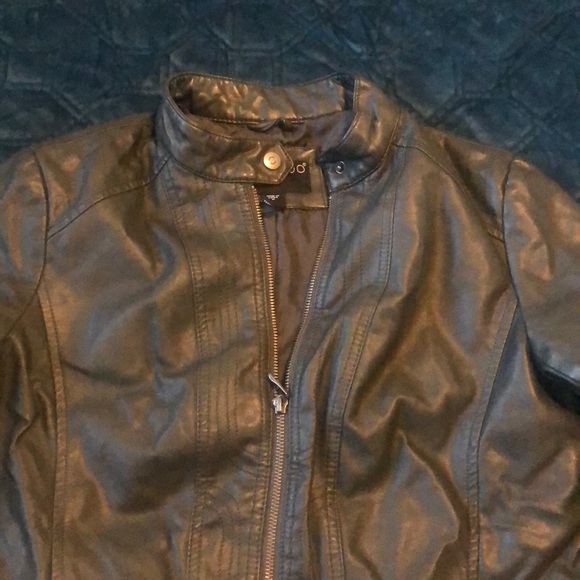 Pleather jacket 🧥 - Picture 8 of 8